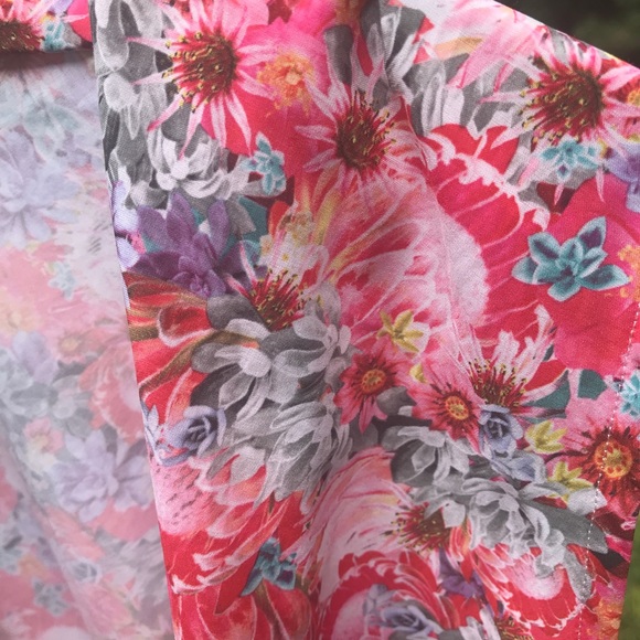 Floral Lululemon sleeveless top - Picture 4 of 4